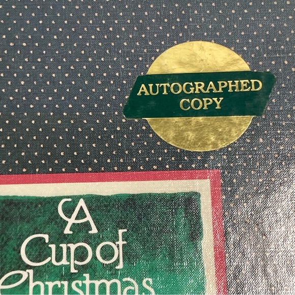 A Cup of Christmas Tea Tom Hegg Hardcover Autographed Copy 1982 - Picture 3 of 9